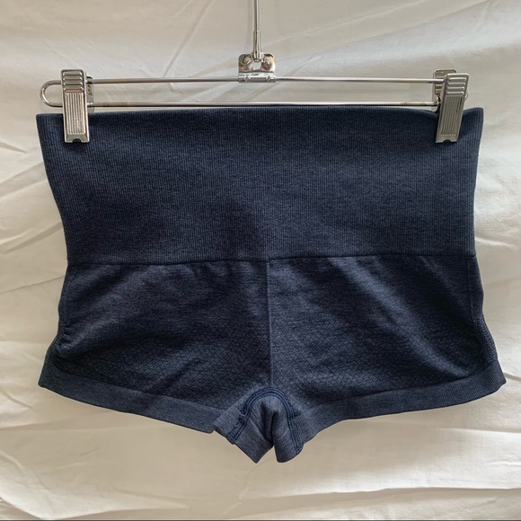 LuluLemon High Waisted Grey Shorts - Picture 5 of 7